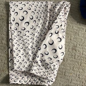 Stretchy Nice material Leggings WITH MATCHING SHIRT